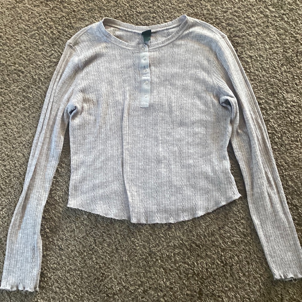 Light purple sleeve shirt